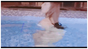 王馨瑶剧情午夜湿身派对 完整版8:00