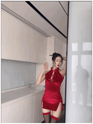 苏苏阿色红色旗袍拍摄花絮